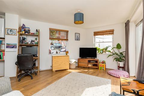 83 Riley Road, Brighton, BN2 4AG