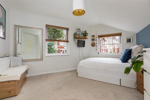 83 Riley Road, Brighton, BN2 4AG