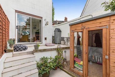 83 Riley Road, Brighton, BN2 4AG