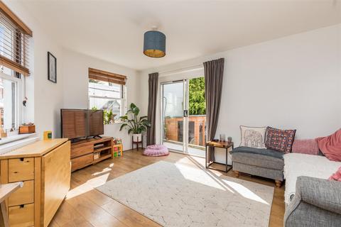 83 Riley Road, Brighton, BN2 4AG