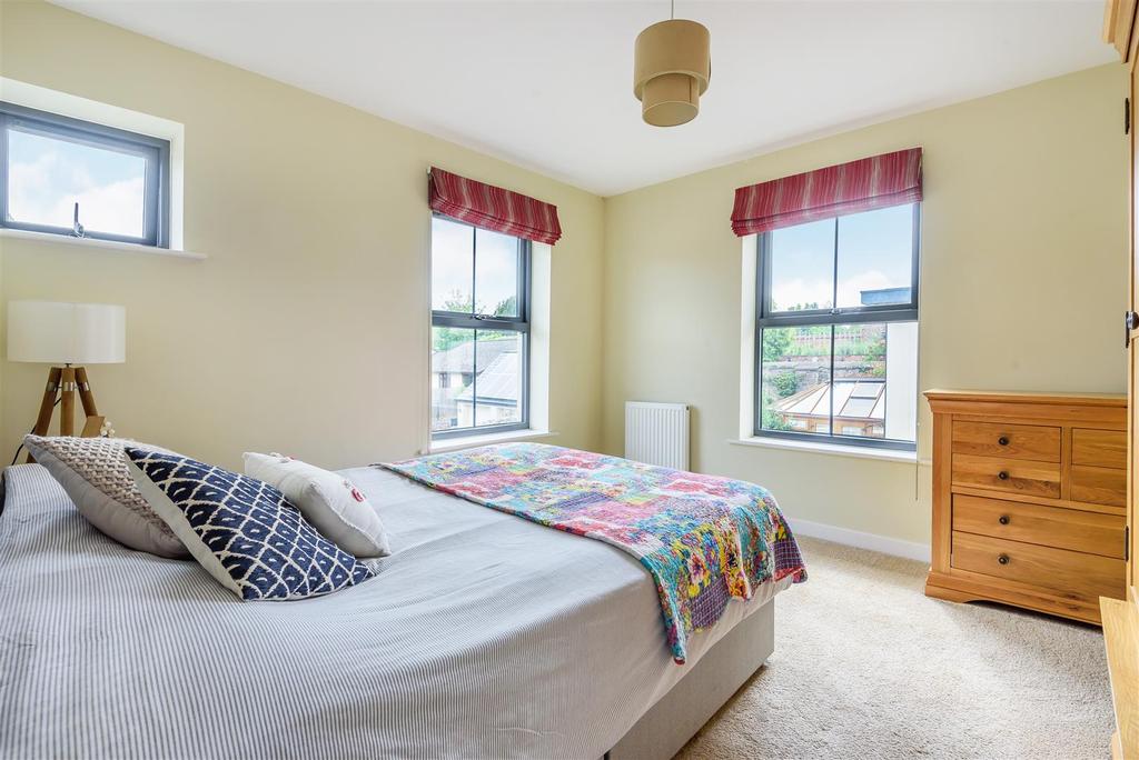 Bedroom 2.JPG