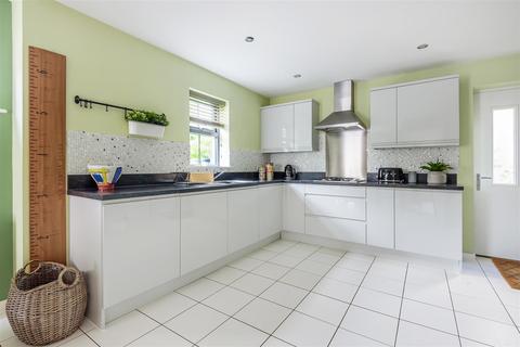 30 Perreyman Square, Tiverton, EX16 6GZ