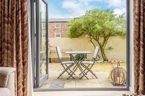 30 Perreyman Square, Tiverton, EX16 6GZ