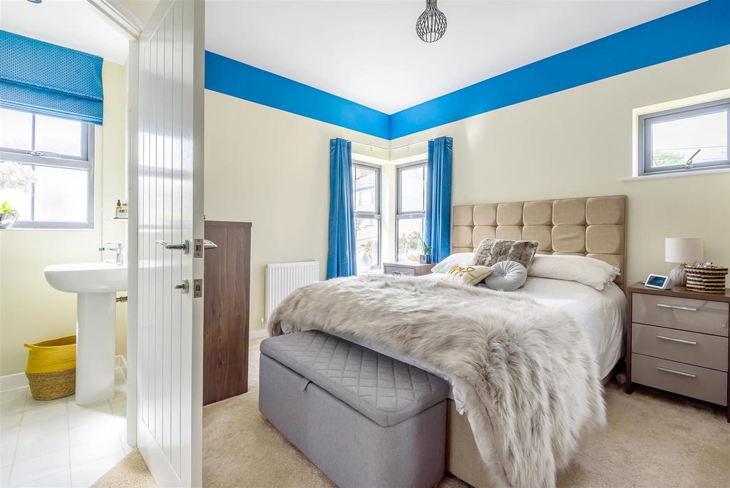Bed 1 and En Suite.JPG