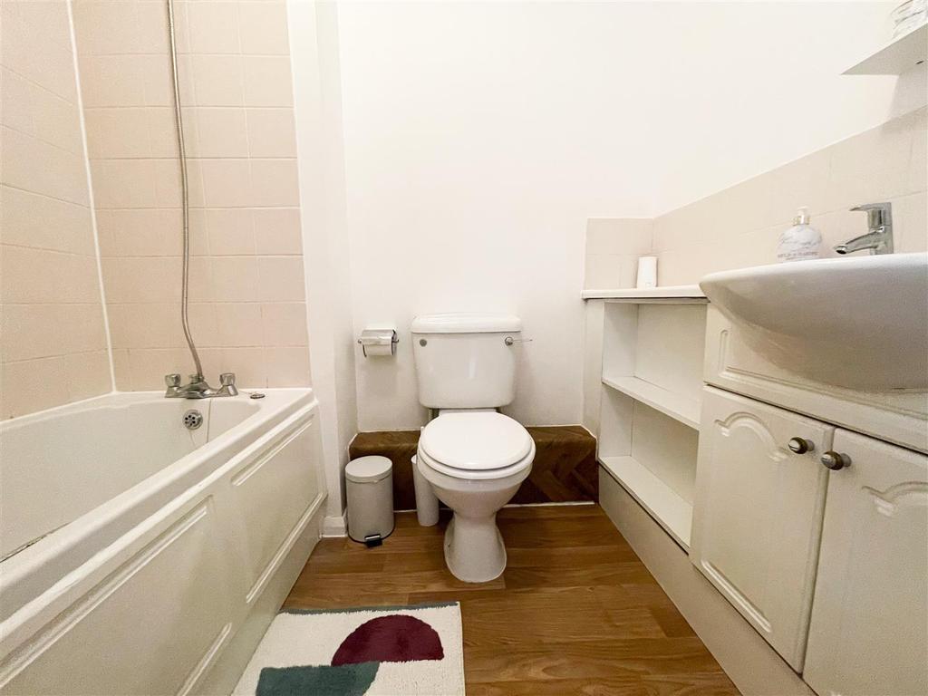 Bathroom.jpg