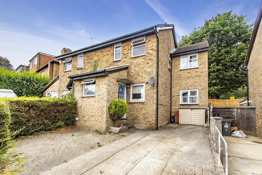 Rockington Way, Crowborough 3 bed house £350,000