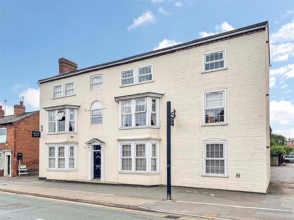 Falstaff House, 33 Birmingham Road, StratfordUponAvon 2 bed apartment