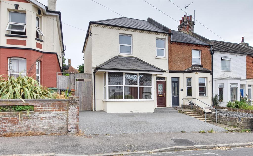 Springfield Road, BexhillOnSea 3 bed end of terrace house for sale