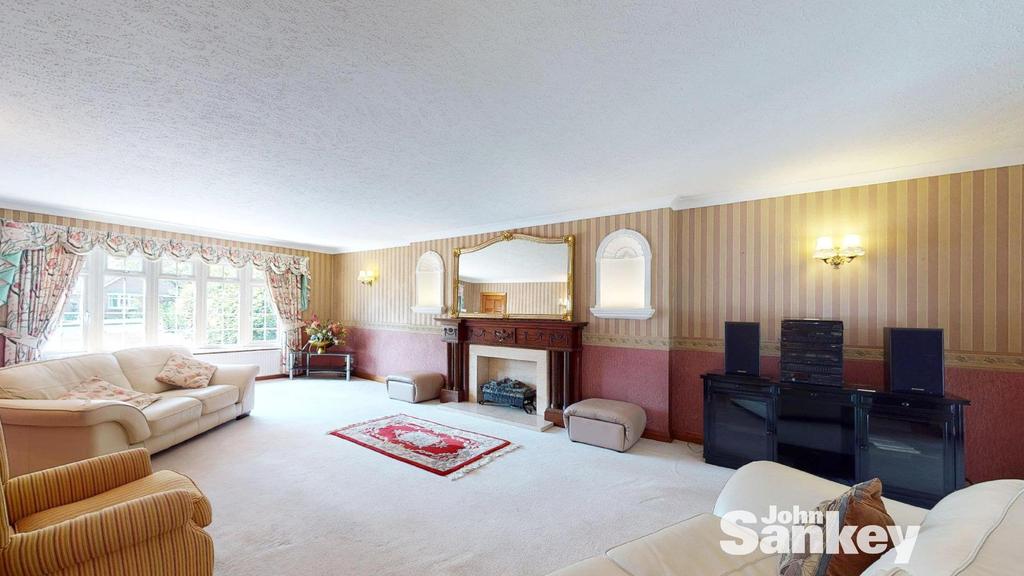 Paddock Close, Edwinstowe, Mansfield 5 bed detached house for sale £