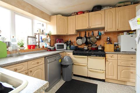 11 Thornfield Avenue, Dishforth, Thirsk, YO7 3LX