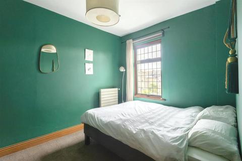 34 Stanley Road, London, E4 7DB