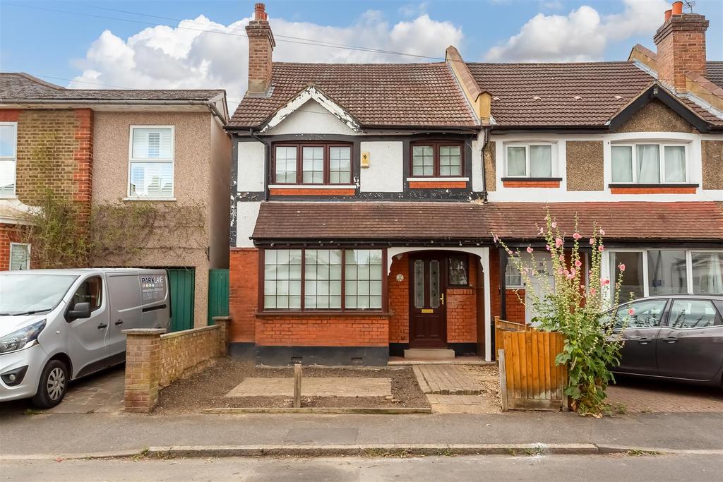 Clifton Road, Wallington 3 bed end of terrace house £1,900 pcm (£438 pw)