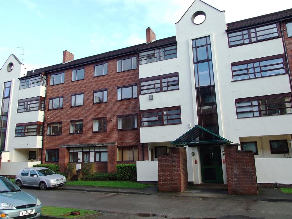 Cassandra Court, Asgard Drive, Salford 3 bed flat £995 pcm (£230 pw)