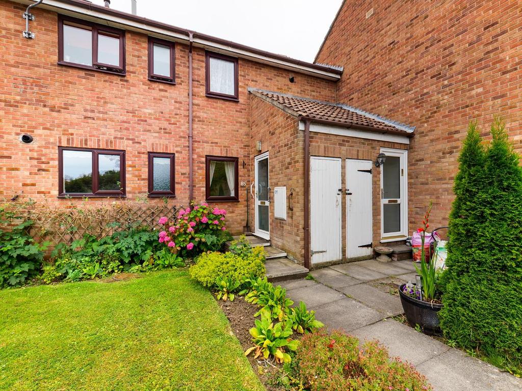 Cross Lane, Scarborough 2 bed apartment for sale £110,000