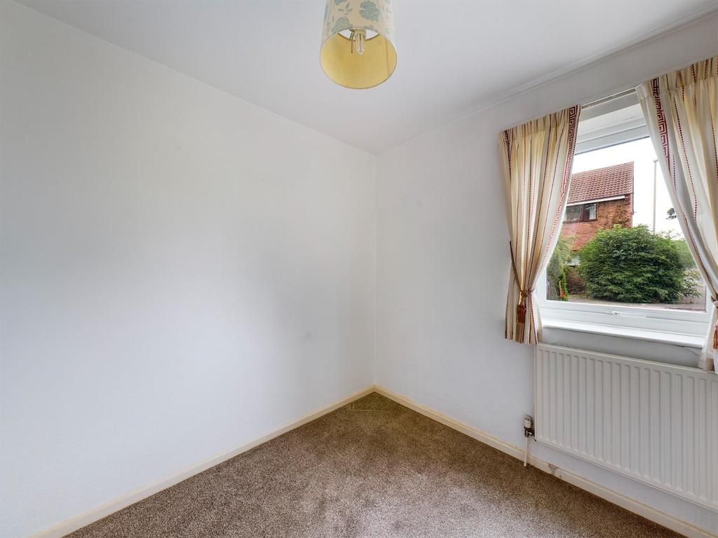 Cross Lane, Scarborough 2 bed apartment £110,000