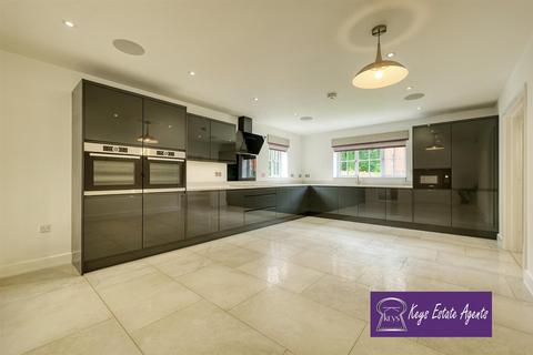 The Paddock Cheadle Road, Blythe Bridge, Stoke-on-trent, ST11 9PW