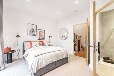 4 bedroom end of terrace house for sale, Greenoak Close, St Margarets Avenue, Whetstone, London, N20