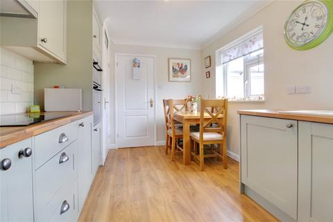 11 Warwick Avenue, Halesworth, IP19 8PZ