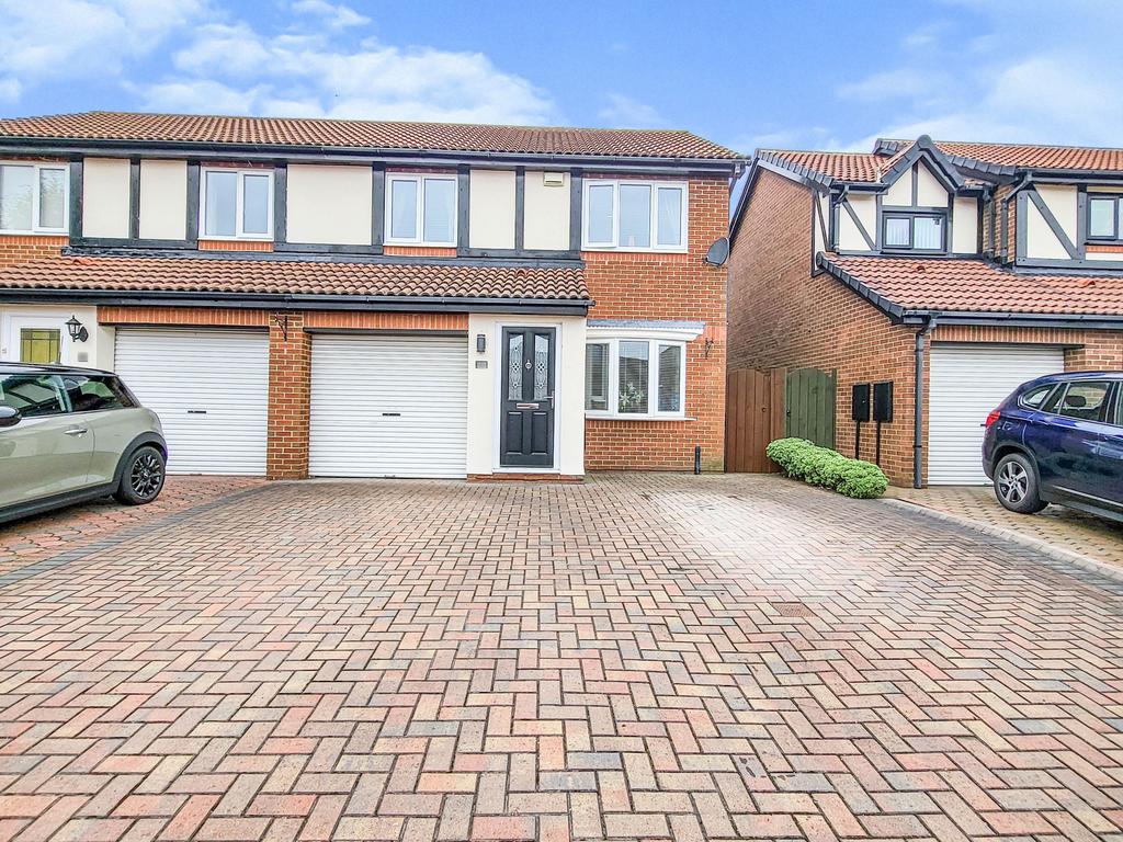 Fareham Grove, Boldon, Boldon Colliery, Tyne and Wear, NE35 9NF 3 bed