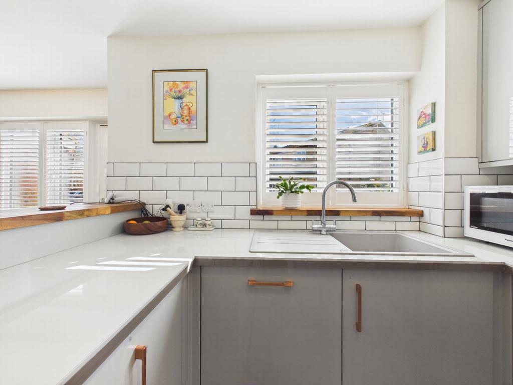 Kitchen 4