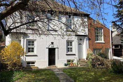 2 bedroom cottage to rent, East Street, Farnham