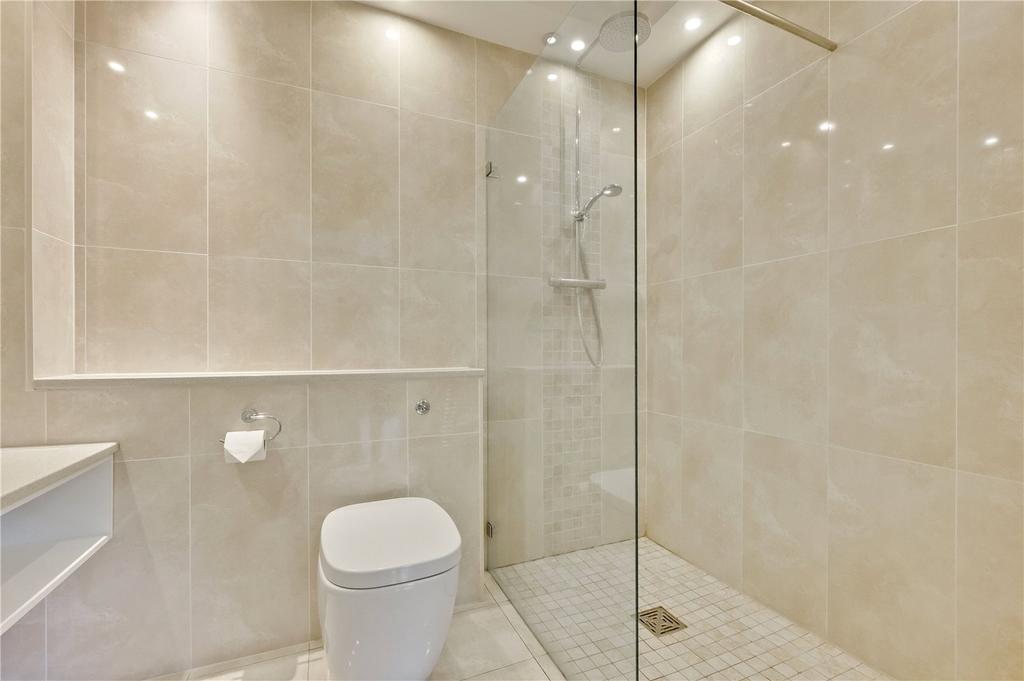 Main En Suite