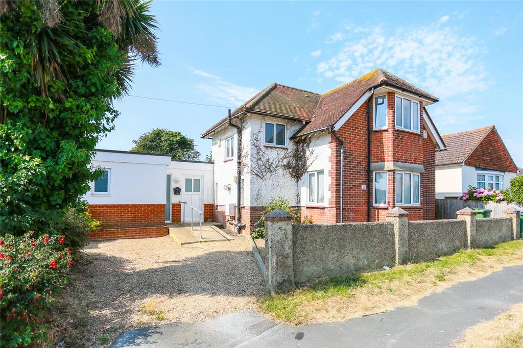 Arundel Road, Peacehaven, East... 3 bed detached house £425,000
