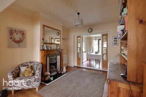 23 Amery Gardens, Romford, RM2 6RX