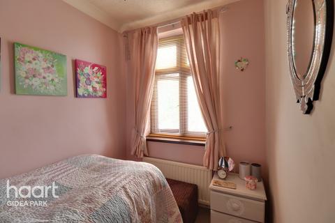 23 Amery Gardens, Romford, RM2 6RX