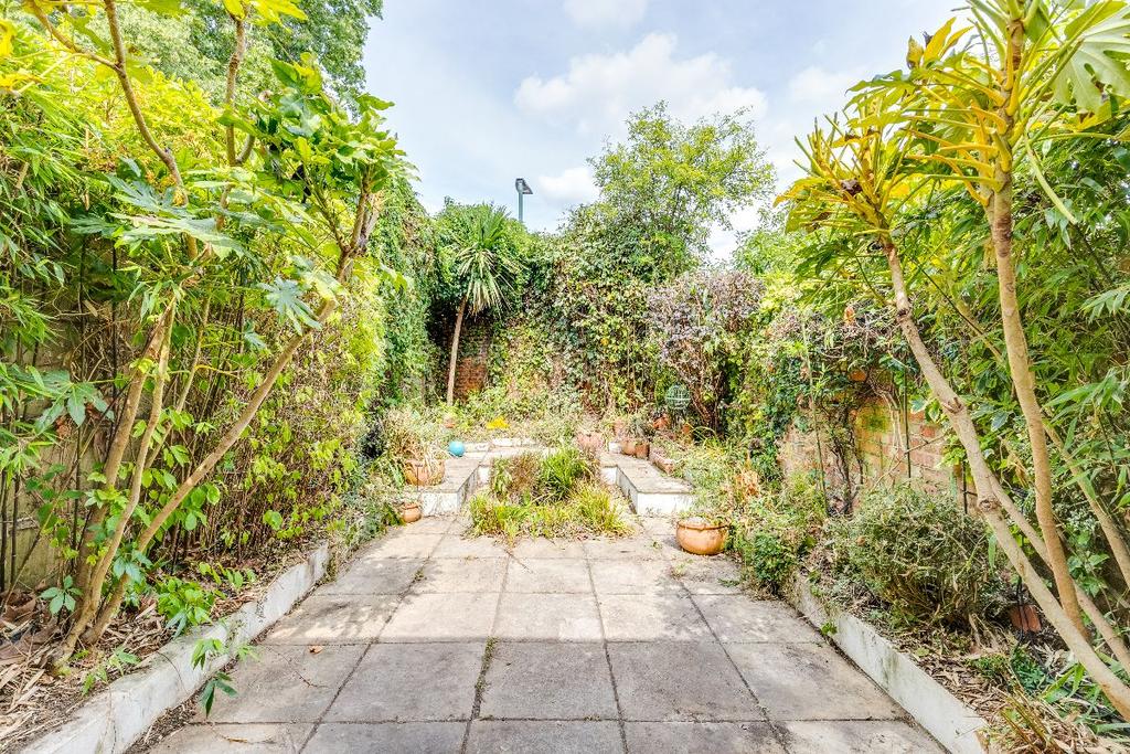 Charles Street, Barnes, SW13 3 bed terraced house £1,250,000