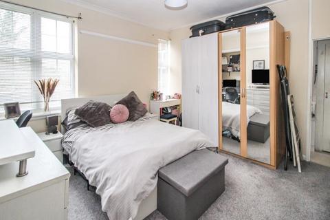1 bedroom apartment for sale, Astra Close, Hornchurch, RM12
