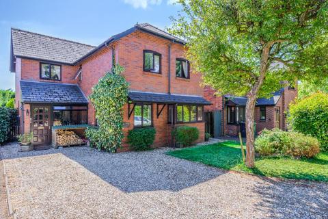 3 Hampton Manor Close, Hereford, HR1 1TG