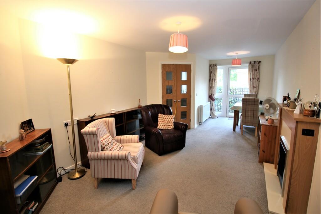 Lounge 2