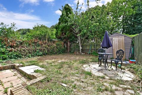 16 Chestnut Drive, Broadstairs, CT10 2LN