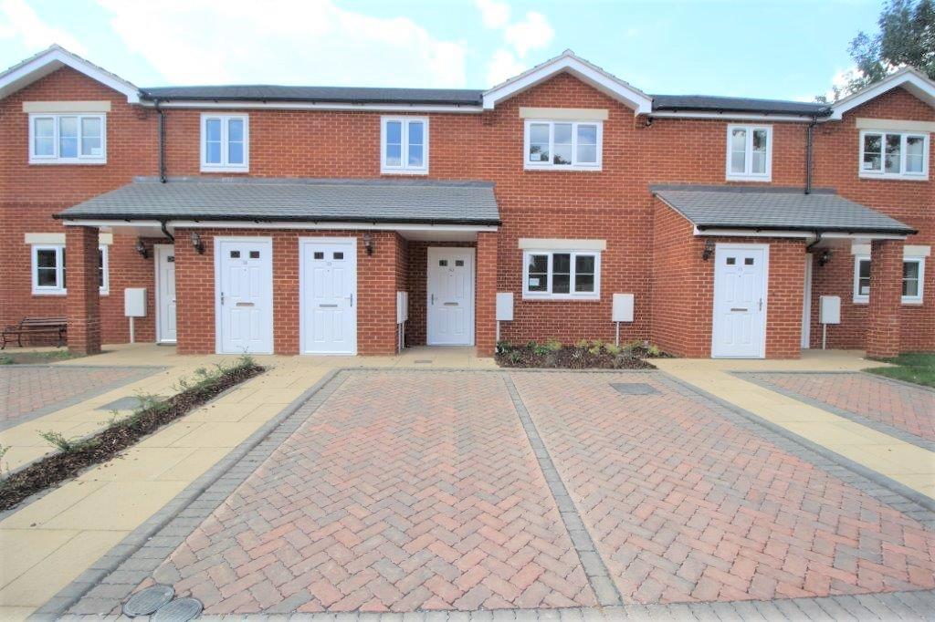 Garden Close, Grantham, Grantham, NG31 2 bed flat for sale £140,000