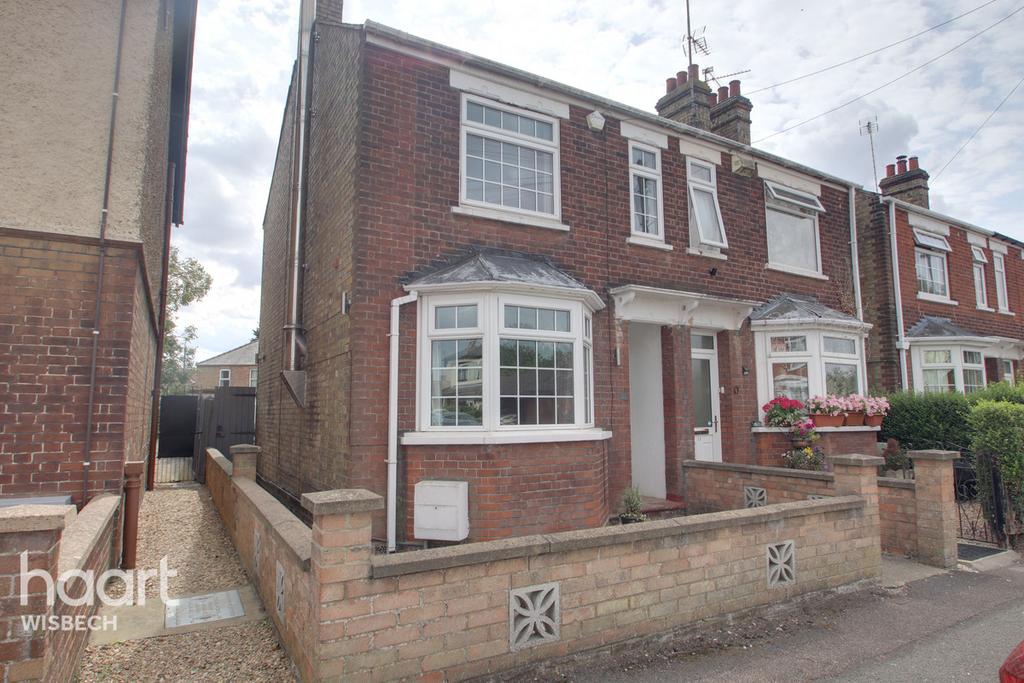 Burdett Road, Wisbech 3 bed semidetached house for sale £190,000