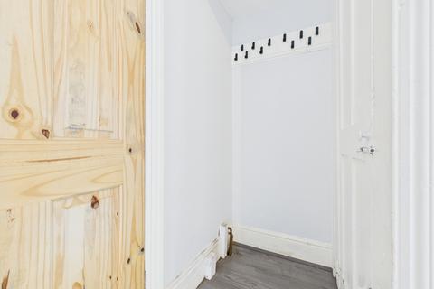 2 bedroom terraced house to rent, Thoresby Street, HU5