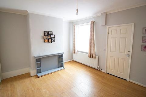 2 bedroom terraced house to rent, 120 Woolmer Road