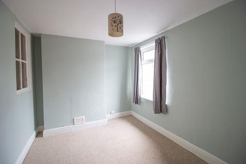 2 bedroom terraced house to rent, 120 Woolmer Road