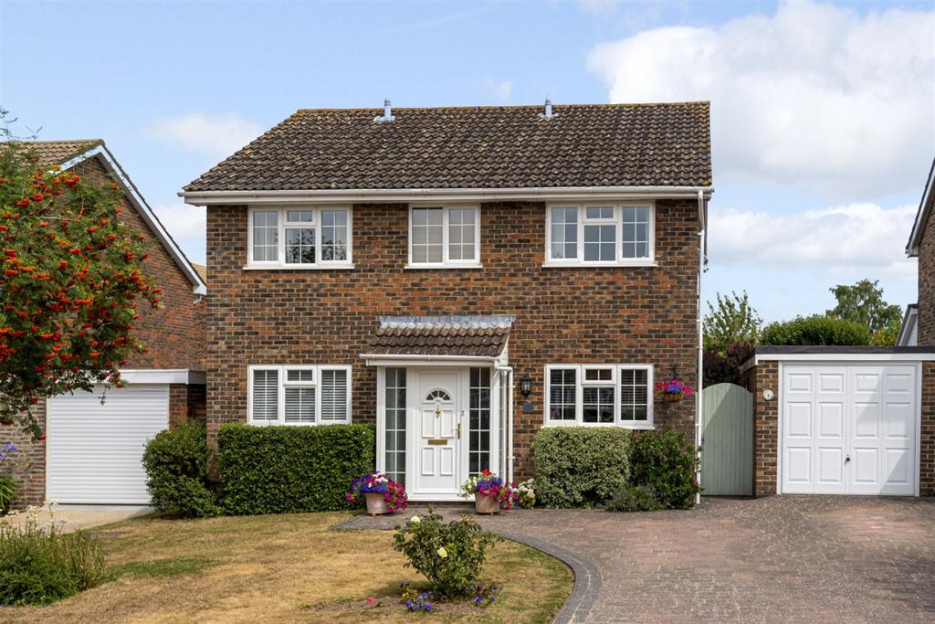 5 Dean Way, Storrington, RH20 4QN 4 bed detached house for sale £575,000