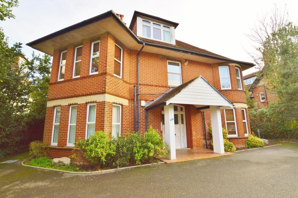 Portchester Road, Bournemouth BH8 2 bed apartment £250,000