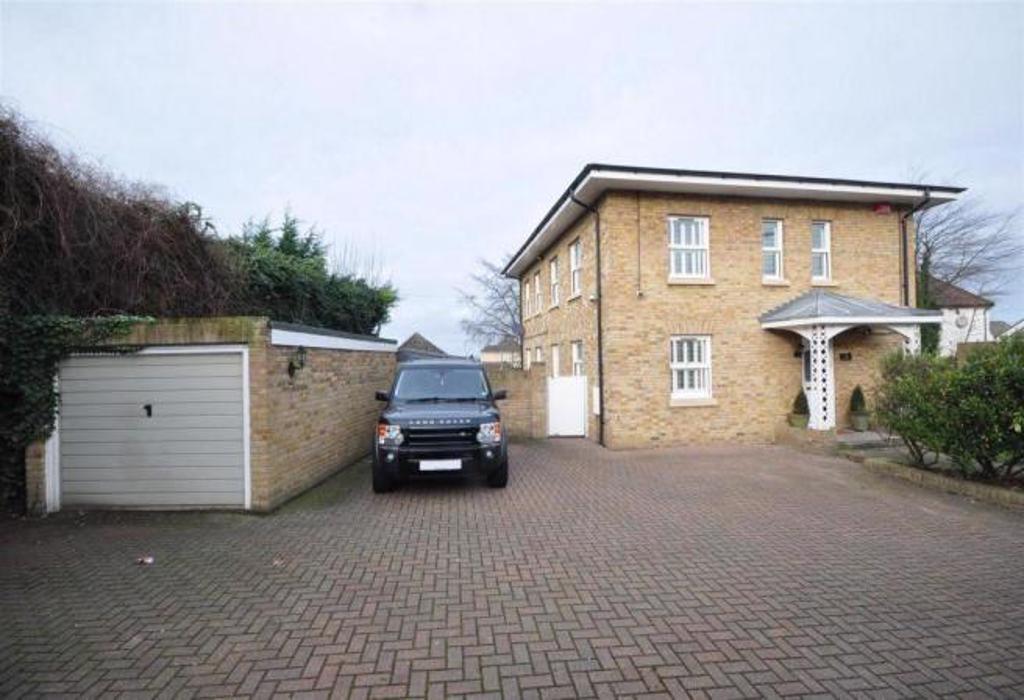 Vale Road, Northfleet, Gravesend, Kent 4 bed detached house £1,800