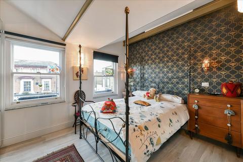 3 bedroom maisonette for sale, New Cross Road, New Cross, SE14