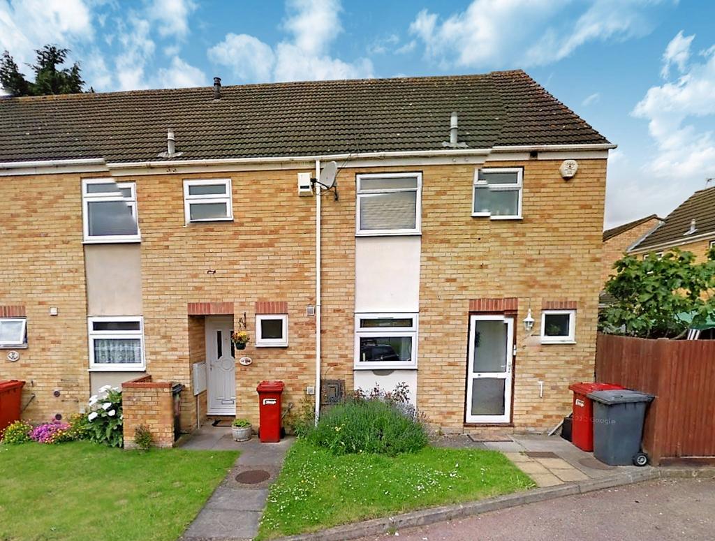 Rochfords Gardens, Slough SL2 3 bed semidetached house £1,495 pcm (£