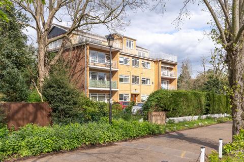 3 bedroom flat for sale, Private Road, Enfield, Greater London, EN1