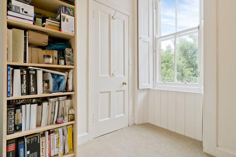 2f2, 88 Newhaven Road, Edinburgh, EH6 5QL