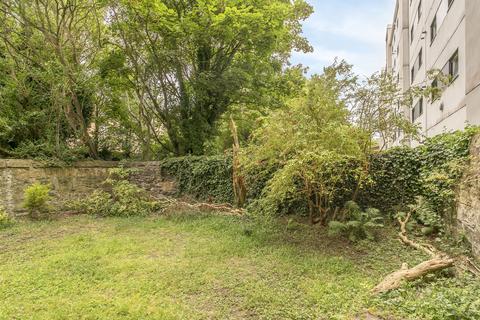 2f2, 88 Newhaven Road, Edinburgh, EH6 5QL