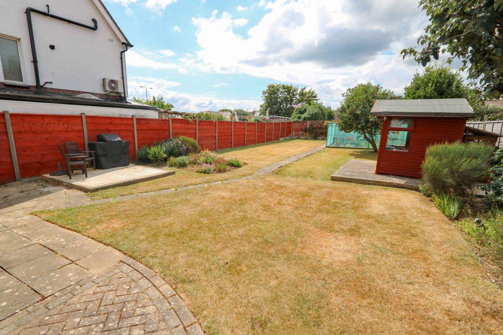 St Leonards Avenue, Hayling Island 2 bed detached bungalow £465,000