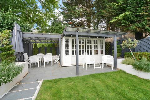 63b The Crescent, Cheam, Sutton, SM2 7BT
