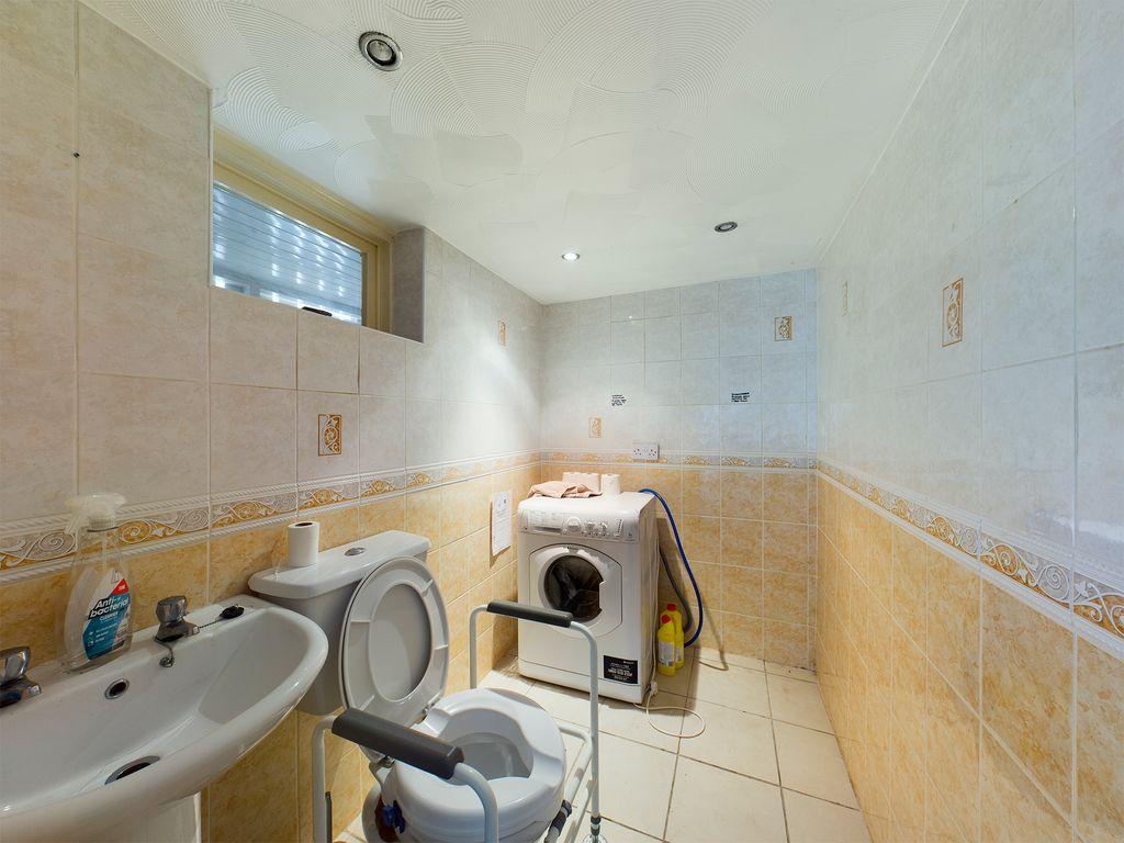 Utility Room/WC